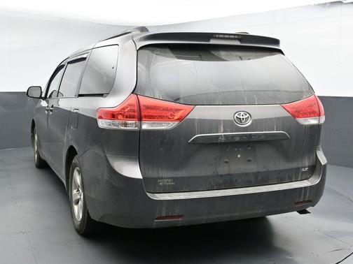 2014 Toyota Sienna LE