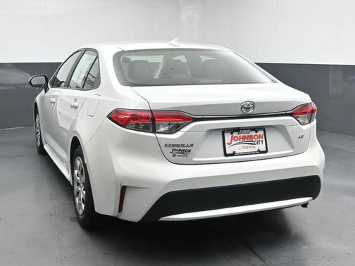 Wind Chill Pearl 2022 Toyota Corolla LE