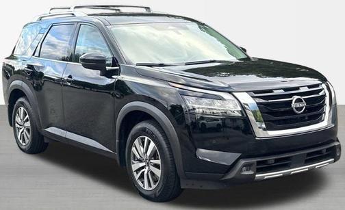 2023 Nissan Pathfinder SL 4WD