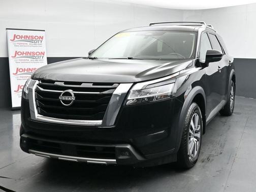 2023 Nissan Pathfinder SL 4WD