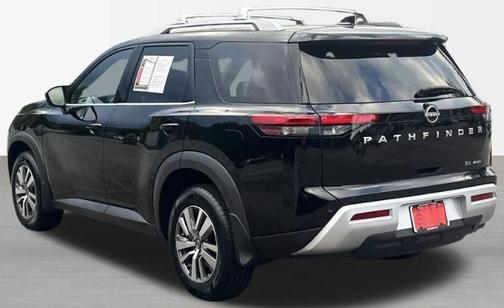 2023 Nissan Pathfinder SL 4WD