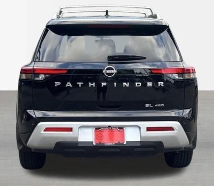 2023 Nissan Pathfinder SL 4WD
