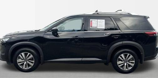 2023 Nissan Pathfinder SL 4WD