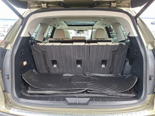 Autumn Green Metallic 2023 Subaru Ascent Limited 8-Passenger