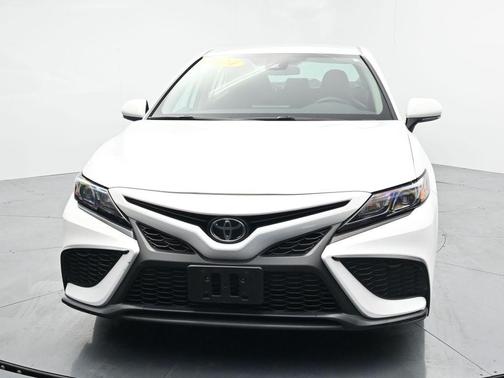 Ice Cap 2024 Toyota Camry SE