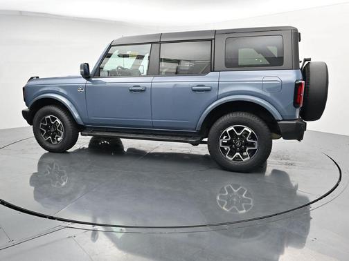 Azure Gray Metallic Tri-Coat 2024 Ford Bronco Outer Banks