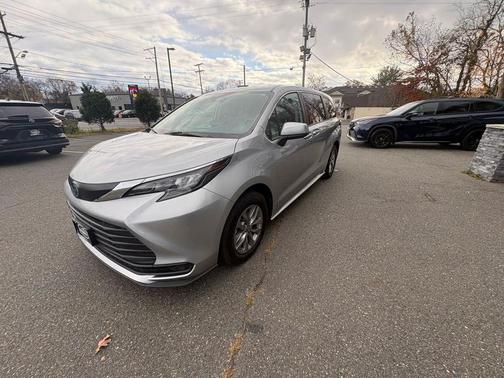 Celestial Silver Metallic 2024 Toyota Sienna LE