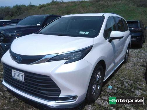Wind Chill Pearl 2024 Toyota Sienna XLE