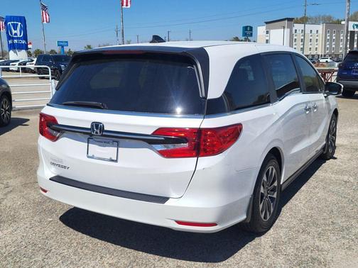 Platinum White Pearl 2024 Honda Odyssey EX-L