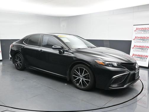 Midnight Black Metallic 2022 Toyota Camry SE
