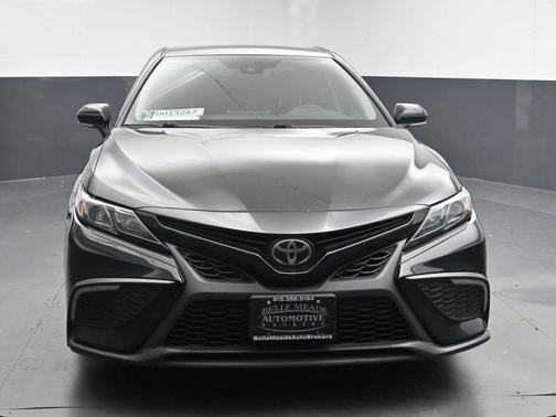 Midnight Black Metallic 2022 Toyota Camry SE