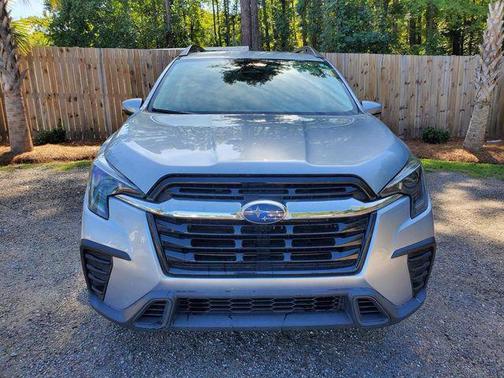Ice Silver Metallic 2023 Subaru Ascent Premium 7-Passenger
