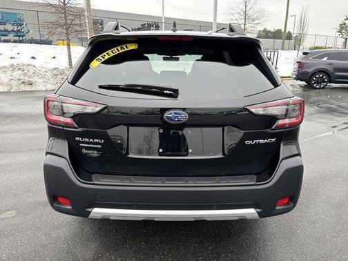 Crystal Black Silica 2023 Subaru Outback Limited