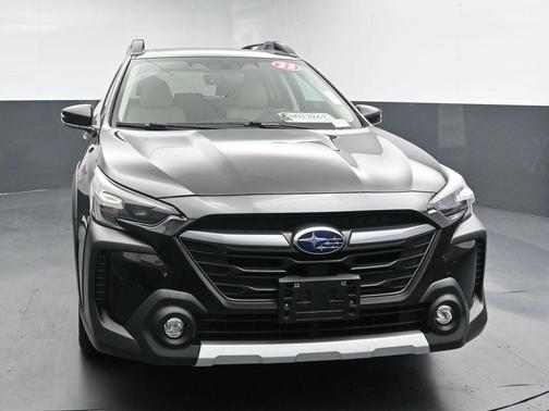 Crystal Black Silica 2023 Subaru Outback Limited