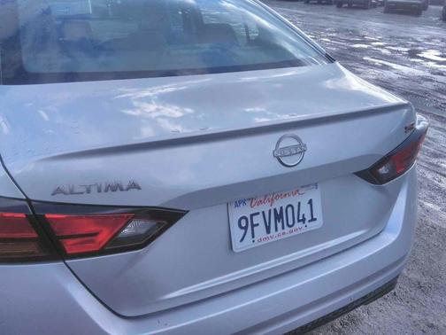 2023 Nissan Altima SR FWD