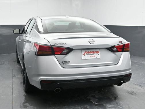 2023 Nissan Altima SR FWD