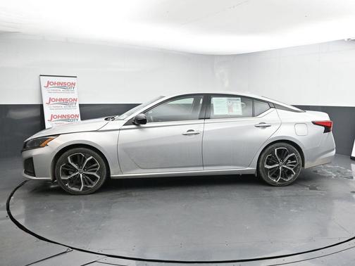 2023 Nissan Altima SR FWD