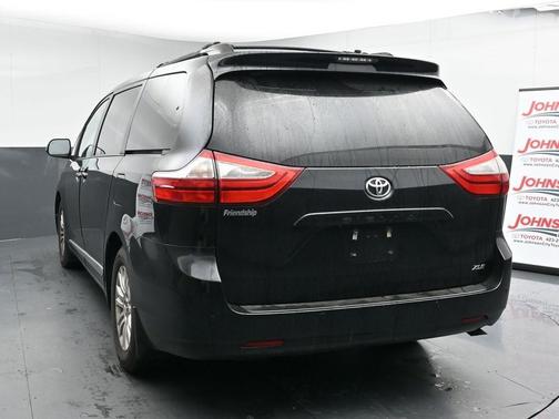 2016 Toyota Sienna XLE
