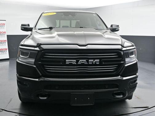 Diamond Black Crystal Pearlcoat 2023 RAM 1500 Laramie