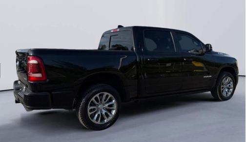 Diamond Black Crystal Pearlcoat 2023 RAM 1500 Laramie