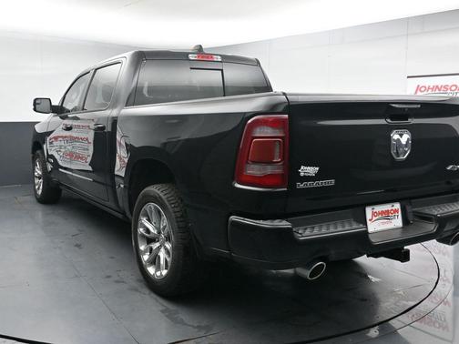 Diamond Black Crystal Pearlcoat 2023 RAM 1500 Laramie