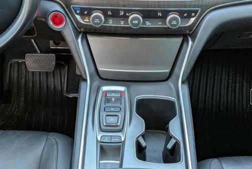 Platinum White Pearl 2021 Honda Accord Touring 2.0T