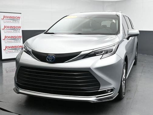 2023 Toyota Sienna XLE
