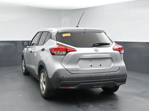 Brilliant Silver Metallic 2020 Nissan Kicks S