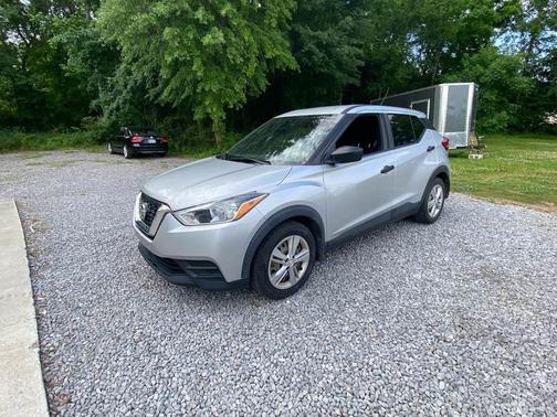 Brilliant Silver Metallic 2020 Nissan Kicks S