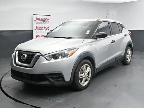 Brilliant Silver Metallic 2020 Nissan Kicks S