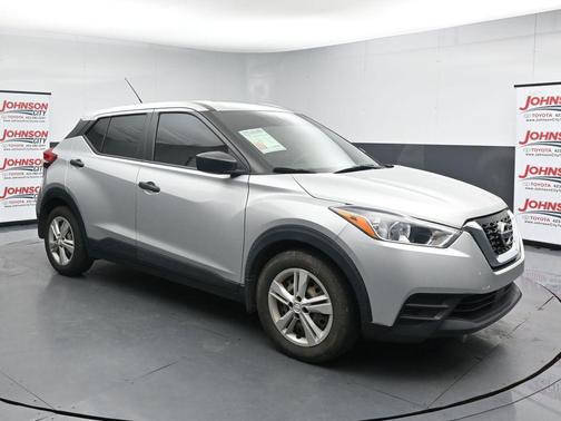 Brilliant Silver Metallic 2020 Nissan Kicks S