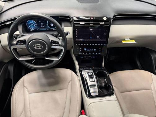 White Pearl 2024 Hyundai TUCSON Limited