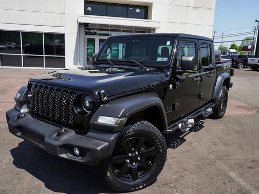 Black Clearcoat 2020 Jeep Gladiator Sport S