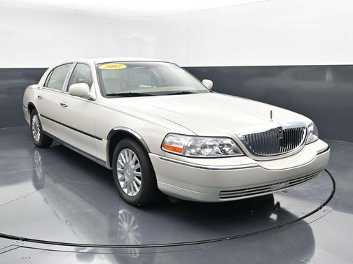 Light French Silk Clearcoat Metallic 2007 Lincoln Town Car Signature