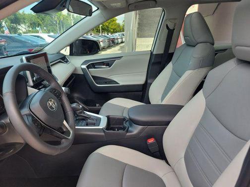 Wind Chill Pearl 2024 Toyota RAV4 XLE Premium