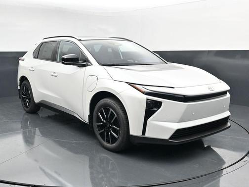 Pearl 2026 Toyota bZ XLE