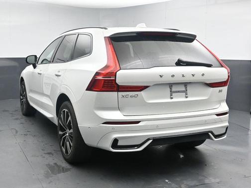 Crystal White Metallic 2023 Volvo XC60 B5 Plus Dark Theme