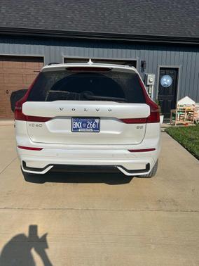 Crystal White Metallic 2023 Volvo XC60 B5 Plus Dark Theme