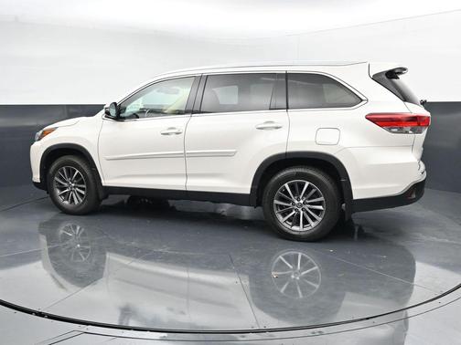 Blizzard Pearl 2019 Toyota Highlander XLE