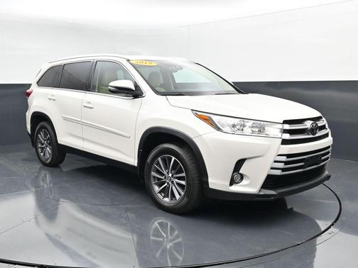 Blizzard Pearl 2019 Toyota Highlander XLE