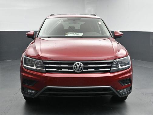 Cardinal Red Metallic 2018 Volkswagen Tiguan 2.0T SE 4MOTION