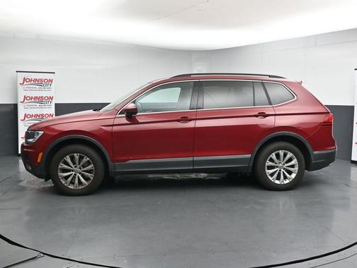 Cardinal Red Metallic 2018 Volkswagen Tiguan 2.0T SE 4MOTION