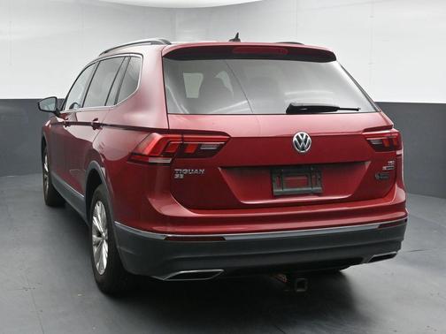Cardinal Red Metallic 2018 Volkswagen Tiguan 2.0T SE 4MOTION