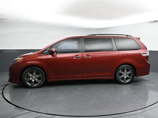 2017 Toyota Sienna SE