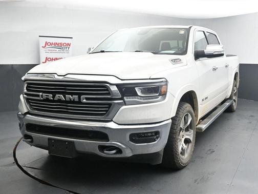 Bright White Clearcoat 2020 RAM 1500 Laramie