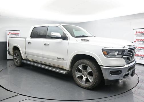 Bright White Clearcoat 2020 RAM 1500 Laramie