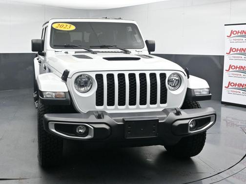 Bright White Clearcoat 2023 Jeep Gladiator Sport S