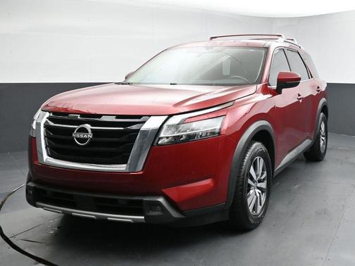 2023 Nissan Pathfinder SL 4WD