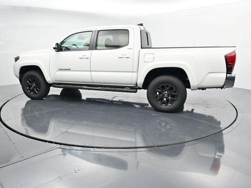Ice Cap 2023 Toyota Tacoma SR5