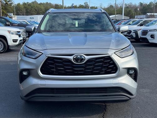 Celestial Silver Metallic 2023 Toyota Highlander XLE